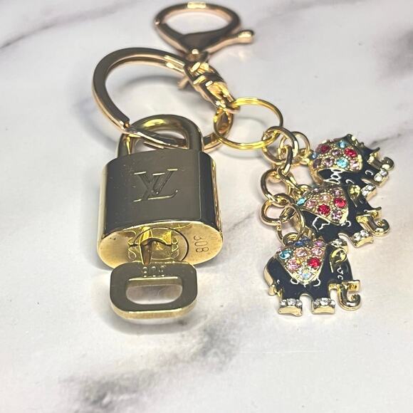 Louis Vuitton Lock & Key Set #308 with a Black Elephant Charms Keychain - Picture 4 of 5